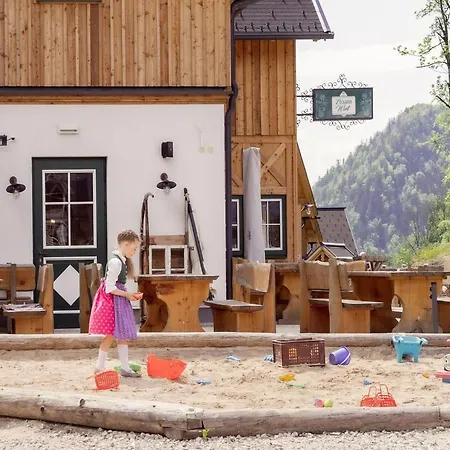 Near Grundlsee * Grundlsee